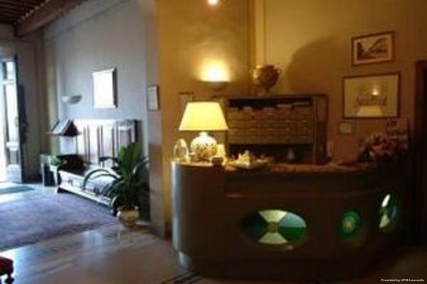 Villa Maya (Cascina)